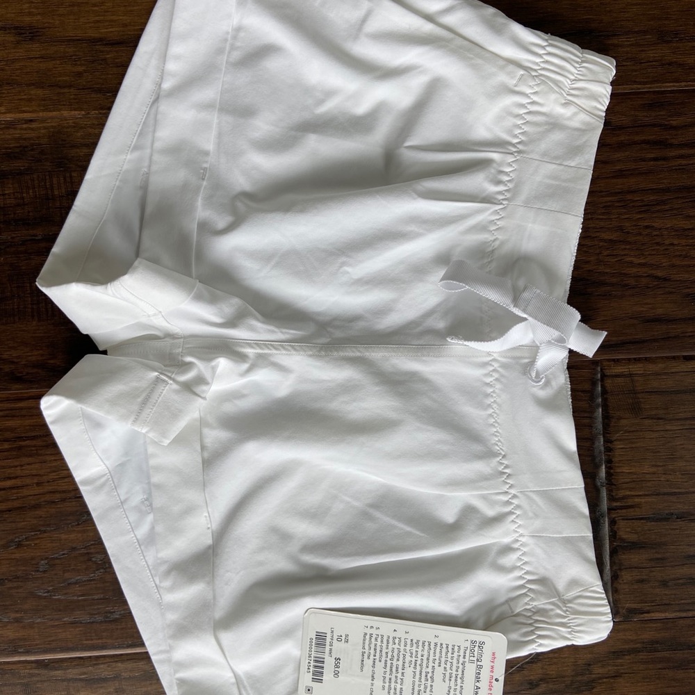 Lululemon Spring Break Away II Shorts